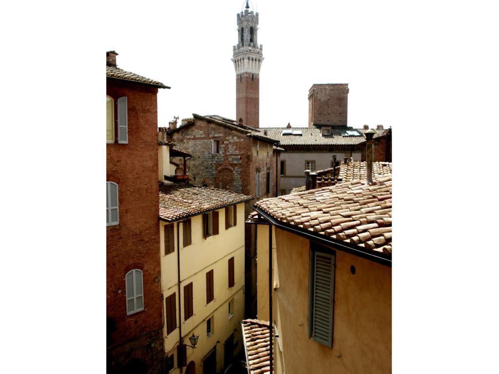 Il Tolomei - Central In The Middle Of Main Street Siena Habitación foto