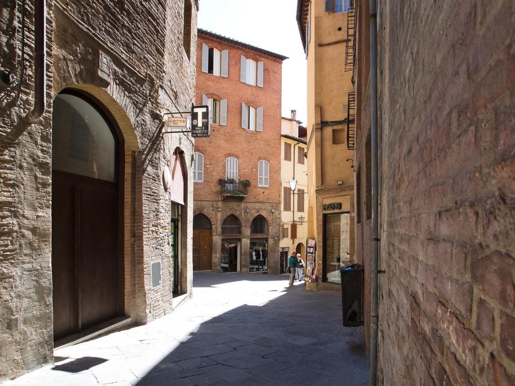 Il Tolomei - Central In The Middle Of Main Street Siena Habitación foto