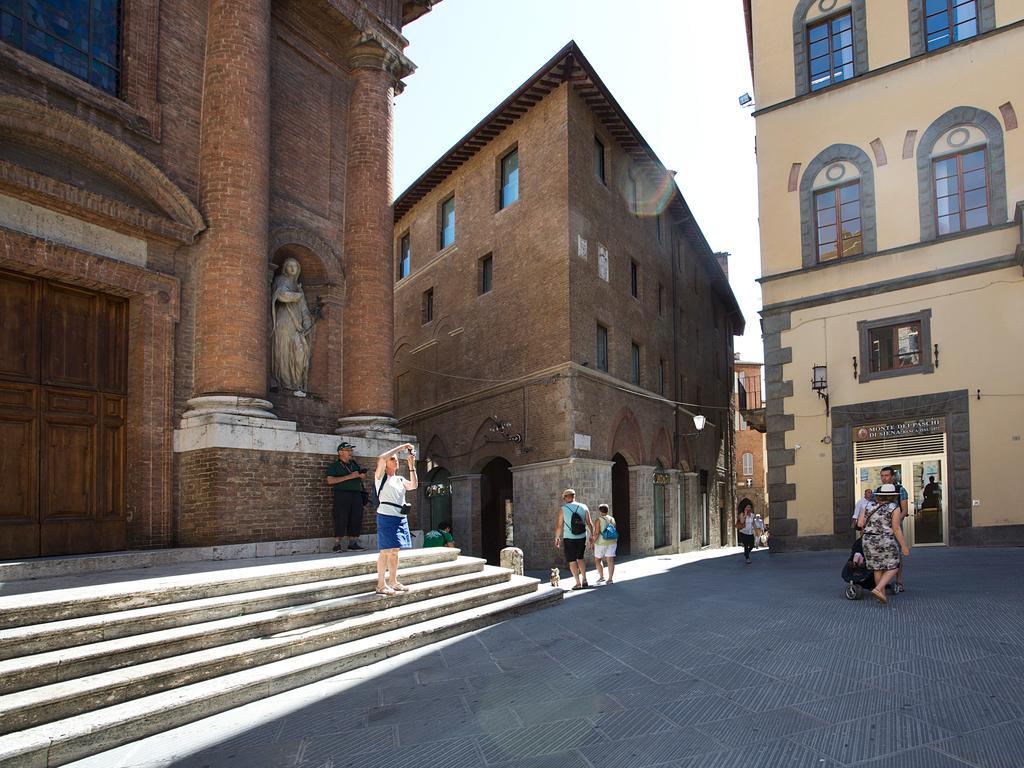 Il Tolomei - Central In The Middle Of Main Street Siena Habitación foto